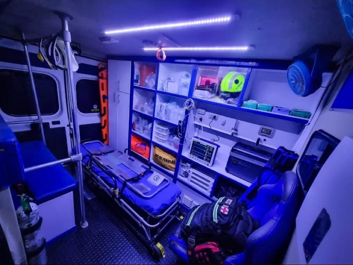 Interior de una ambulancia de SMUR